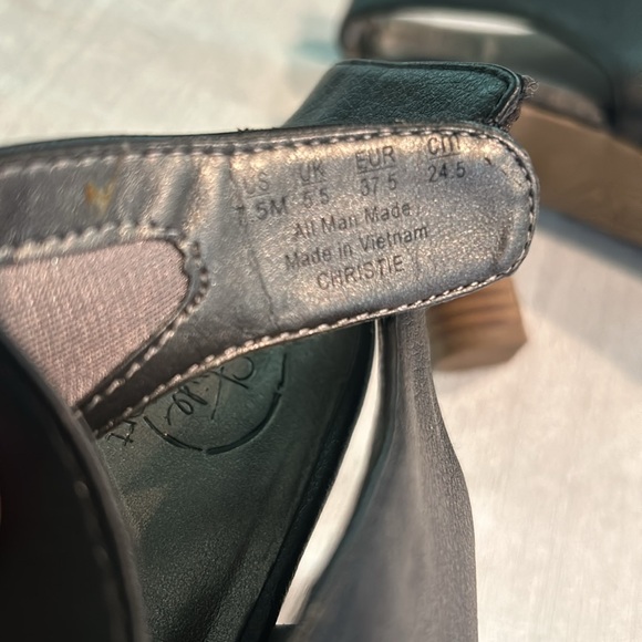 Life Stride Simply Comfort Black Sling Back Open Toe Heels - Picture 6 of 6